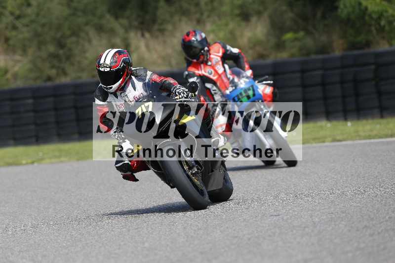 /Archiv-2025/42 07.08.2025 Peter Studer Girls Day ADR/Gruppe pink/717